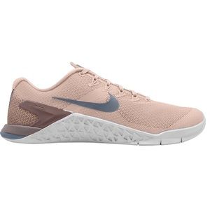 Size 10 - woman’s Nike Metcon 4